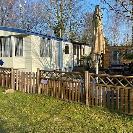 Stacaravan Aan De Maas Camping *